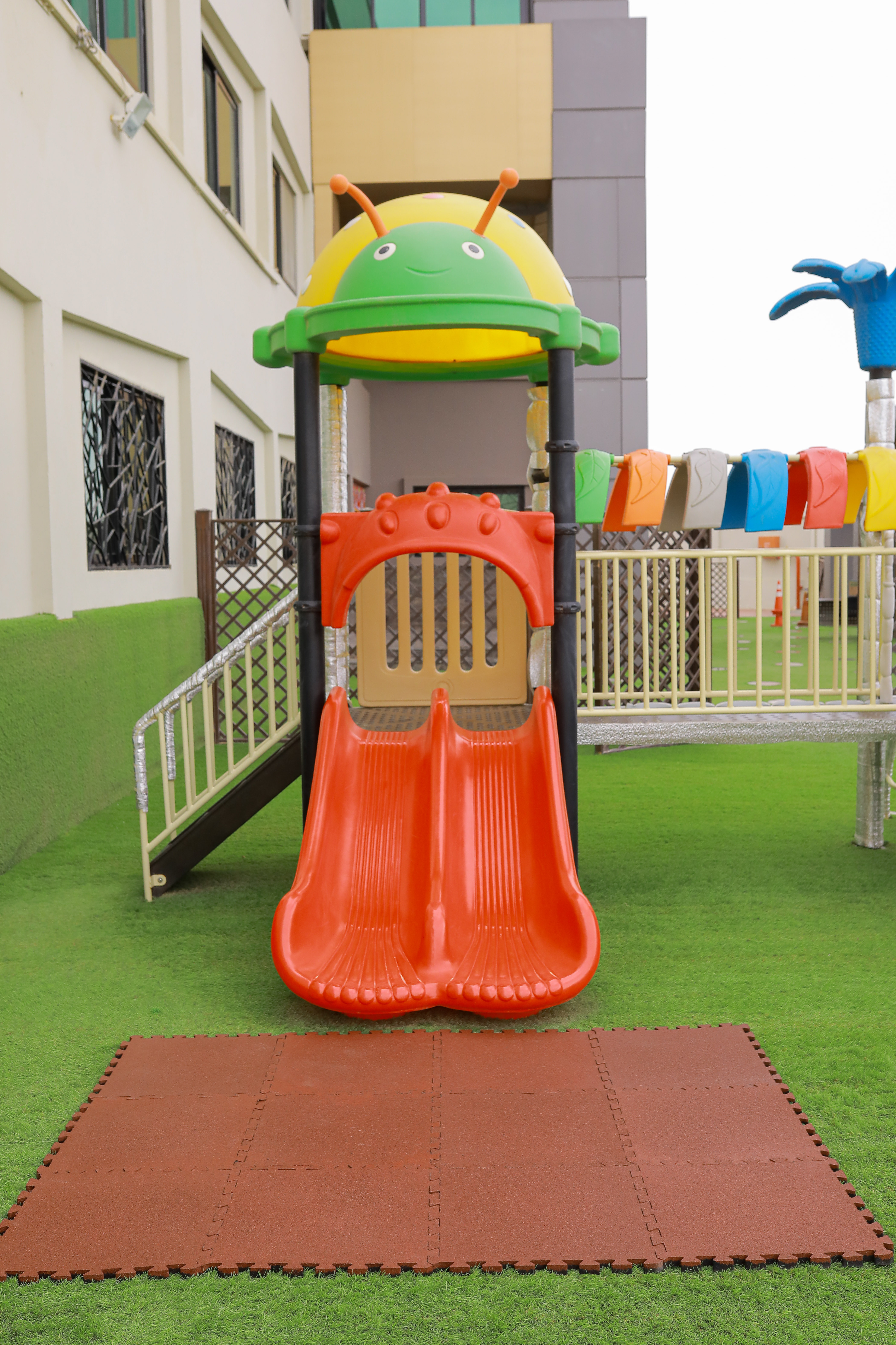  Kids area rubber floor
                                    